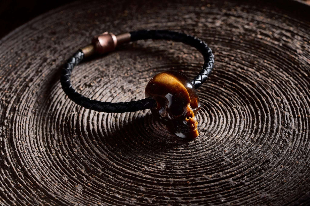 1.0" Tiger's Eye Crystal Skull Necklace - Detail C
